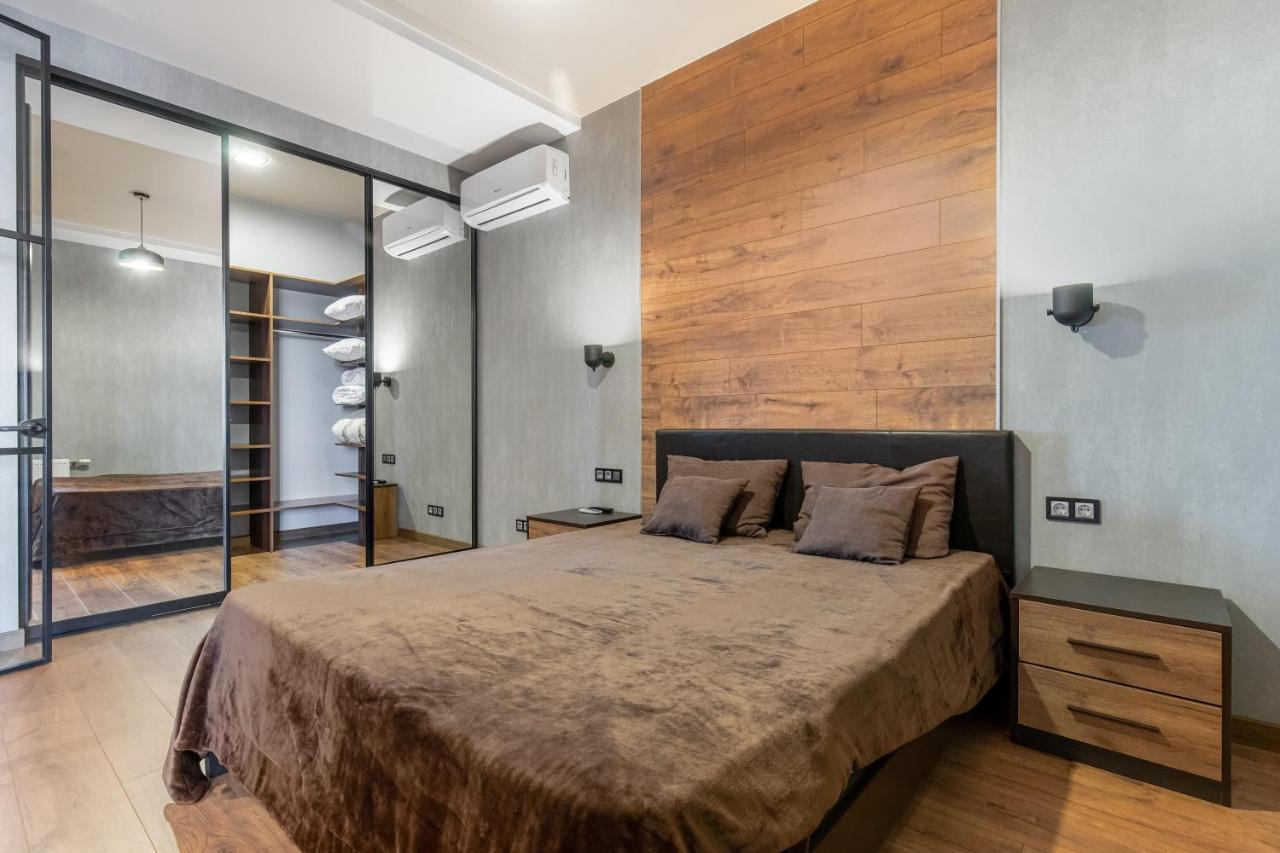 Sea Symphony Wood Style Apartment Odessa Exterior foto