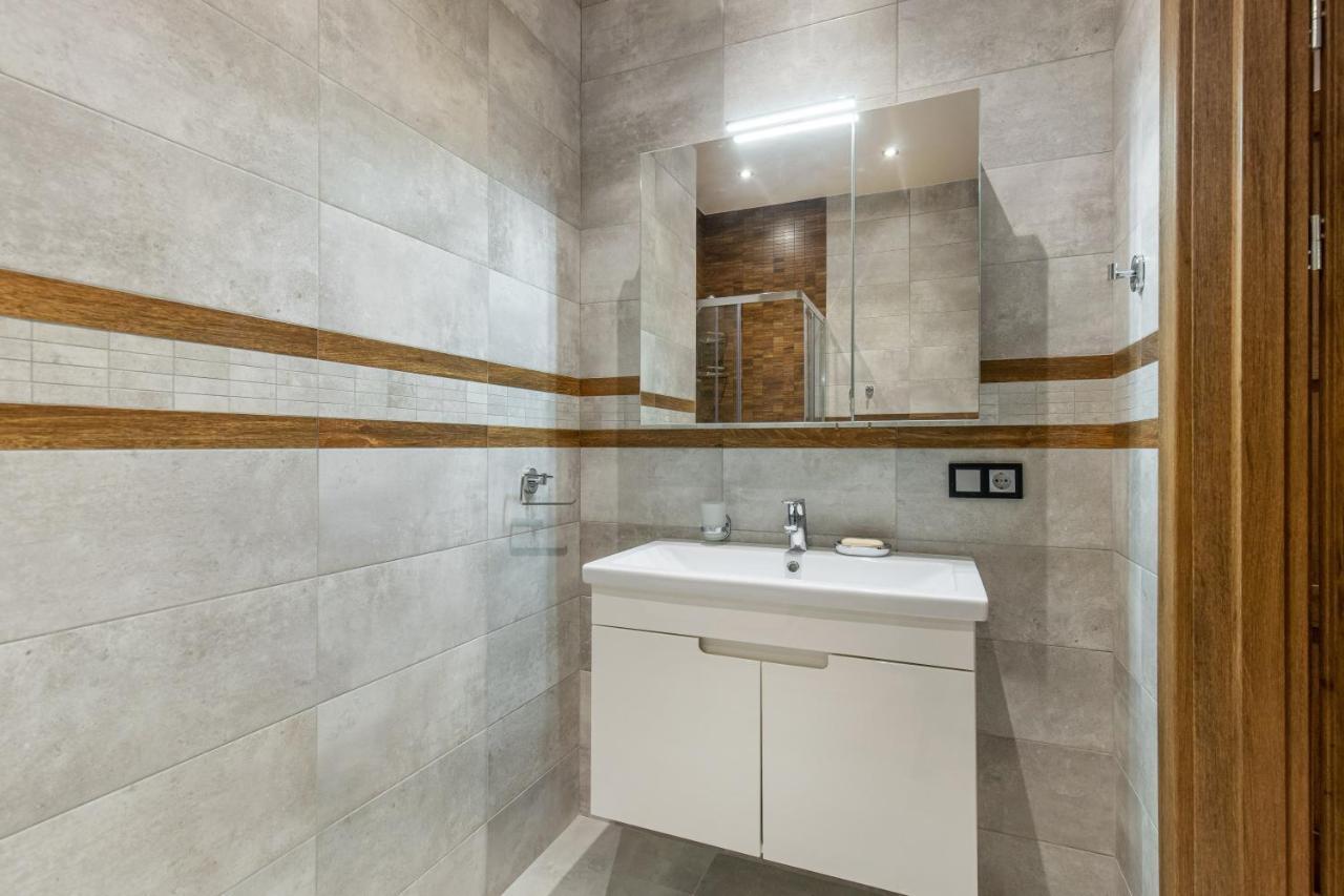 Sea Symphony Wood Style Apartment Odessa Exterior foto